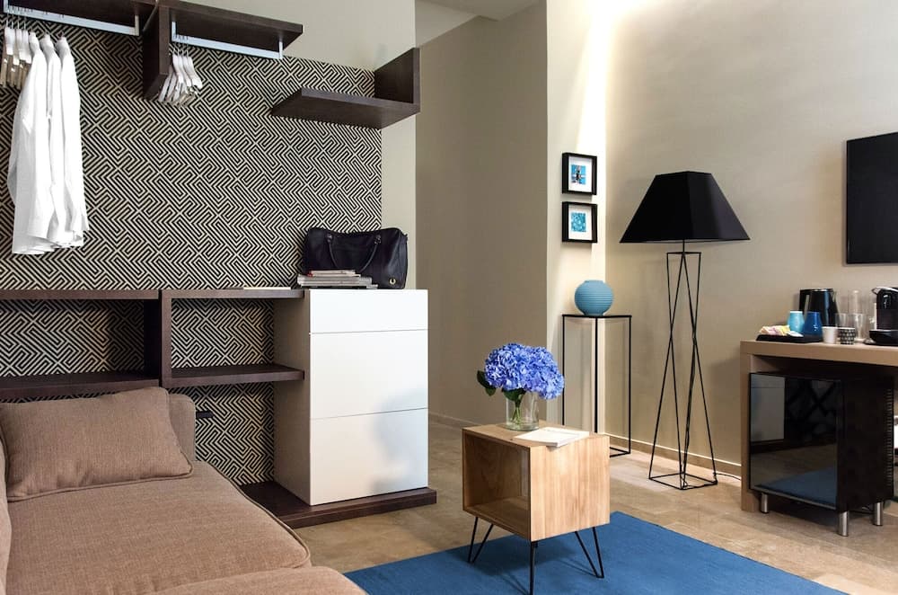 Deluxe Suite (3 )