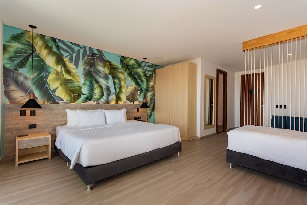 Suite, Balcony