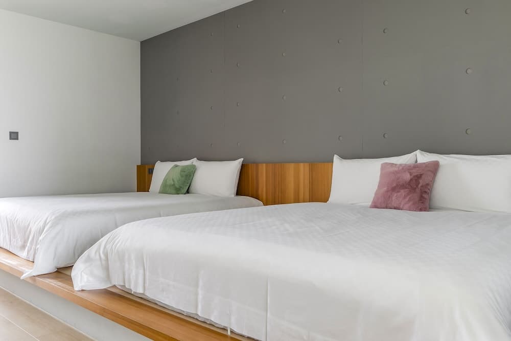 Deluxe Family Suite