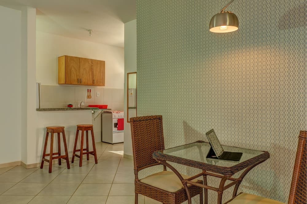 Comfort Apartment, 1 Bedroom, Kitchenette, Pool View
