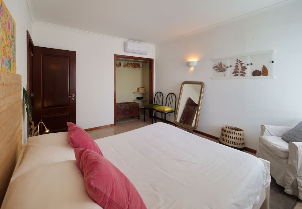 Family House, 3 Bedrooms, Terrace, Ocean View