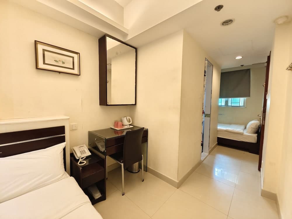 Economy Triple Room