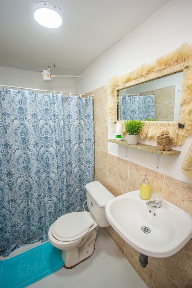 Classic Triple Room, 1 Bedroom, Garden View, Corner
