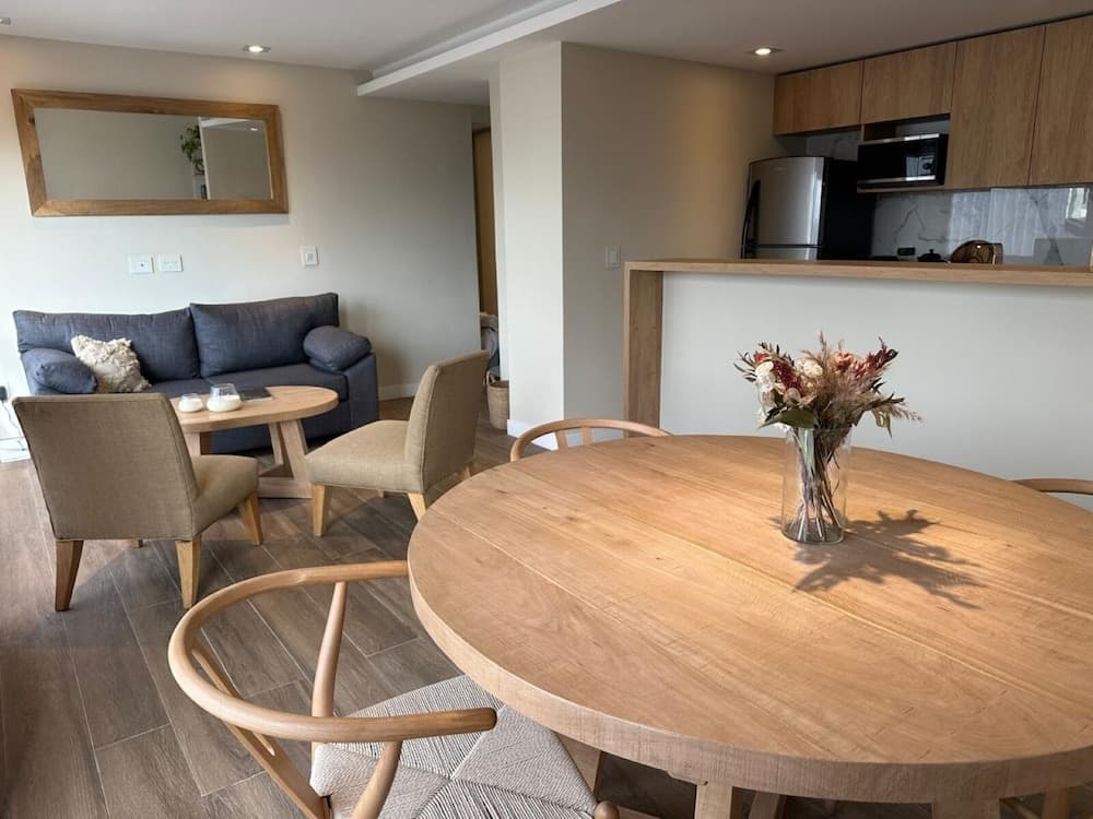 Family Apartment, 2 Bedrooms, Non Smoking, Partial Lake View