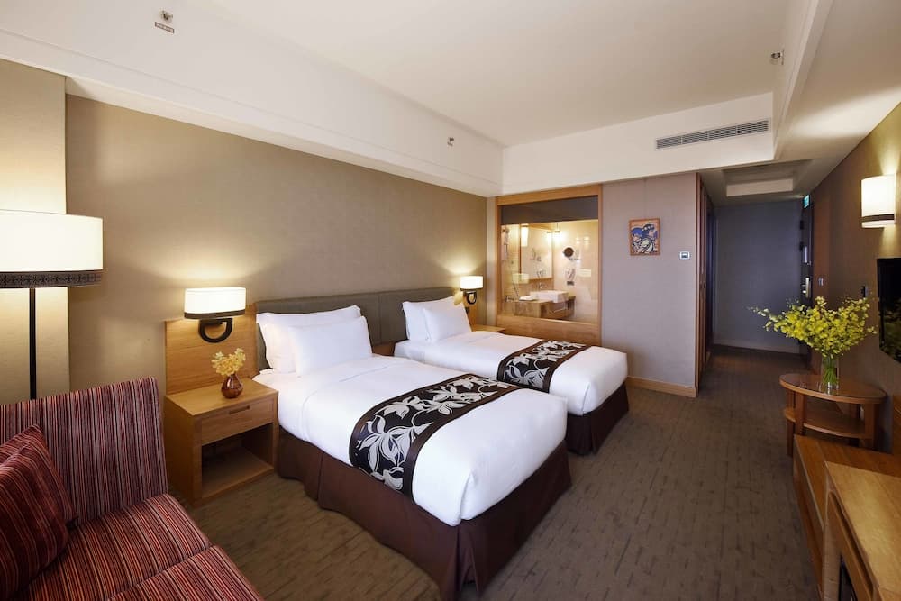 Superior Twin Room ( City View)