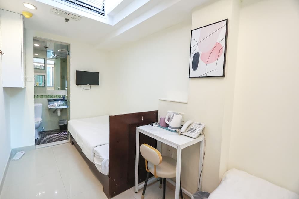 Economy Triple Room