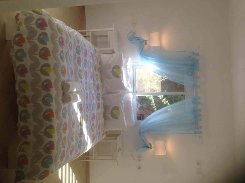 Studio Suite, City View
