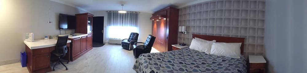 Comfort Room, 1 King and 1 murphy bed