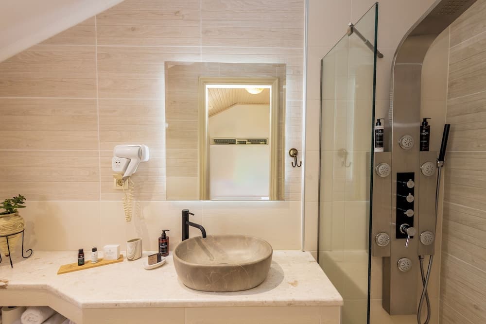 Classic Double Room, Mountain View (Attic)