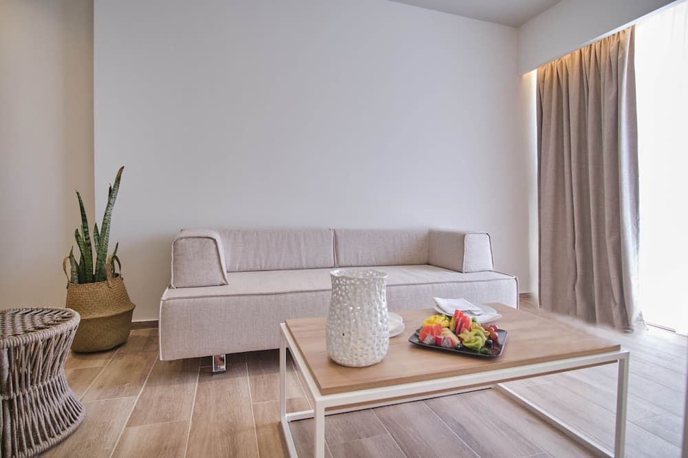 Junior Suite, Private Pool (Double)