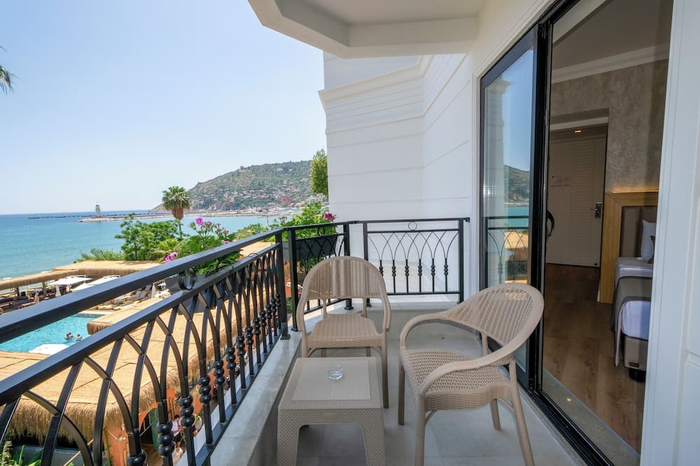 Triple Room, Multiple Beds, Non Smoking, Sea View