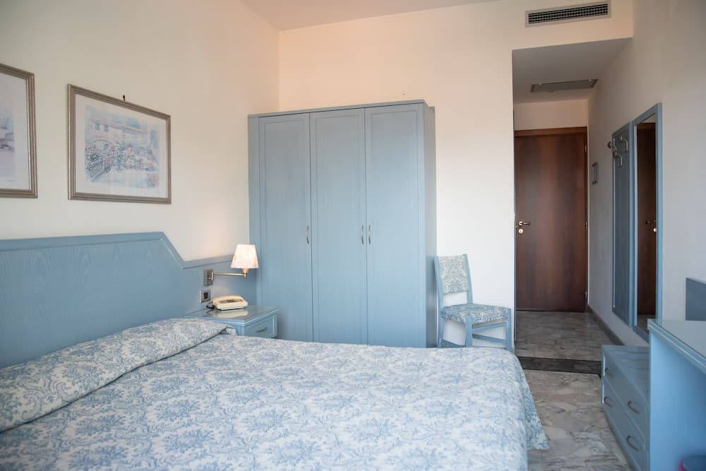 Standard Double Room, 1 Queen Bed, Balcony