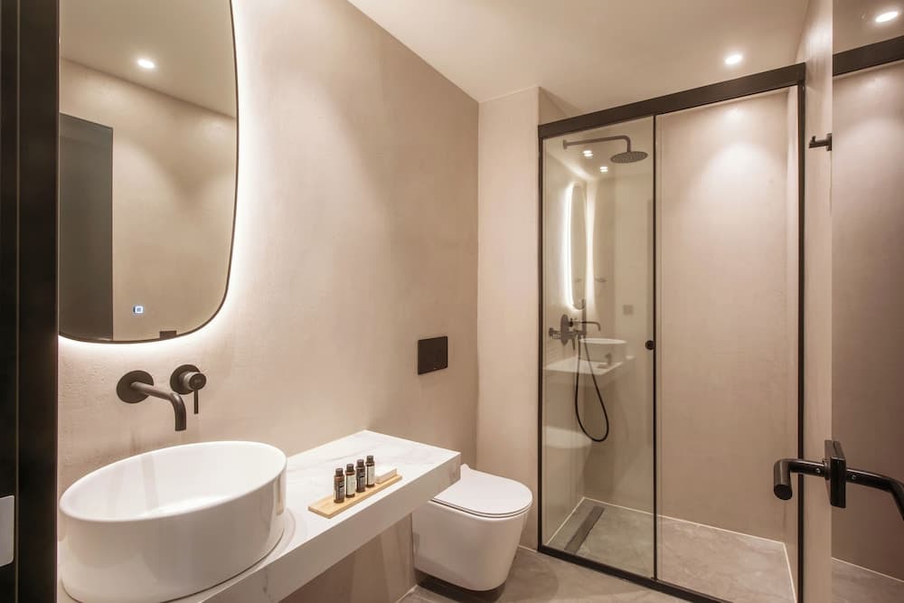 City Suite, 1 King Bed, Non Smoking, City View