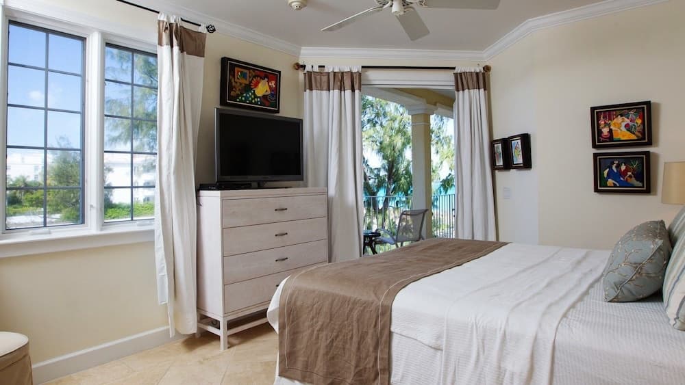 3 Bedroom Ocean Front Deluxe Villa