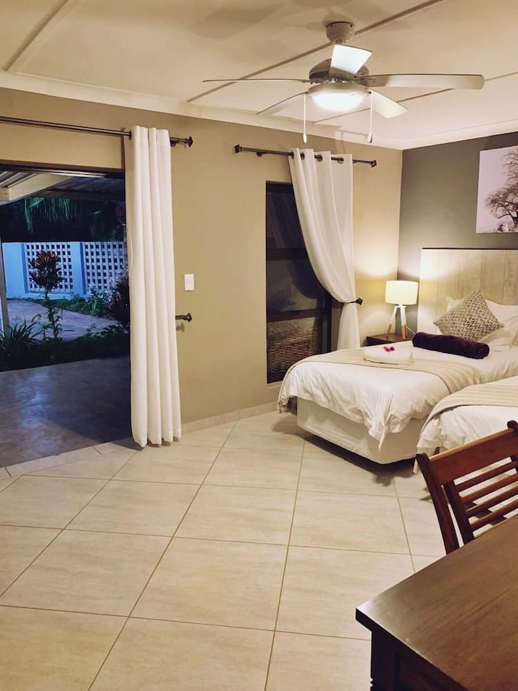 Room 4 - Luxury Room