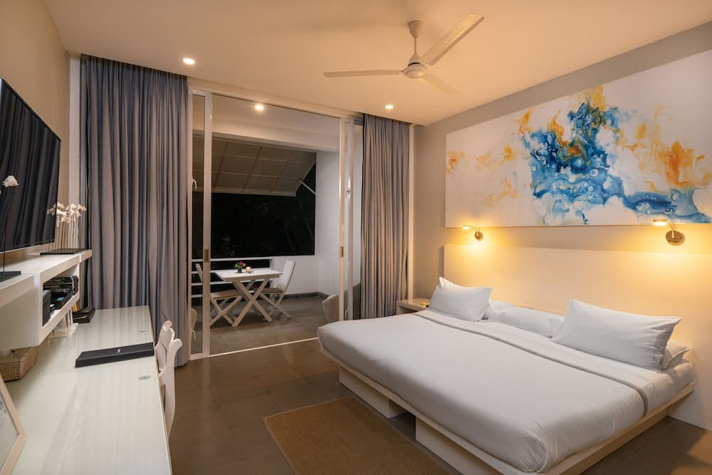 Deluxe Room with Ocean View