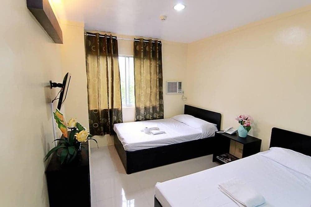Family Room (A)