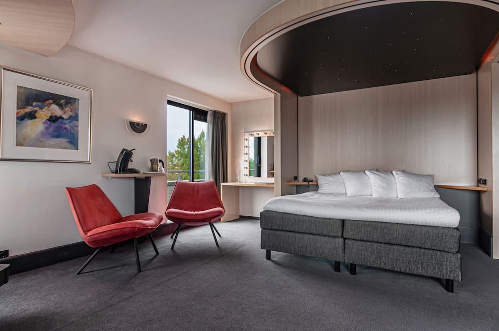 Luxury Suite, 1 King Bed, Hot Tub