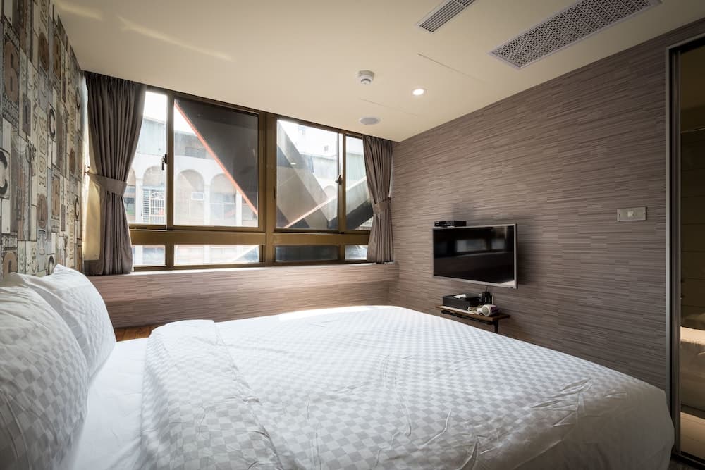 Business Double Room, 1 Double Bed (Partially No Window)