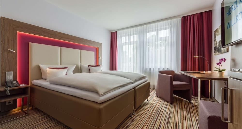 Standard Room, 1 Double Bed, Park View
