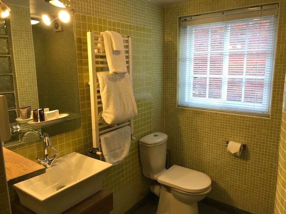 Standard Double or Twin Room, Ensuite, Courtyard View (Ground Floor)