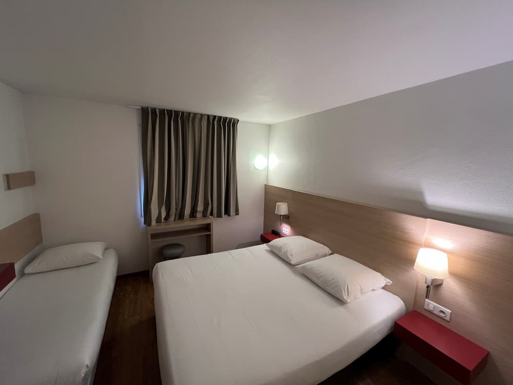 Standard Room, Multiple Beds