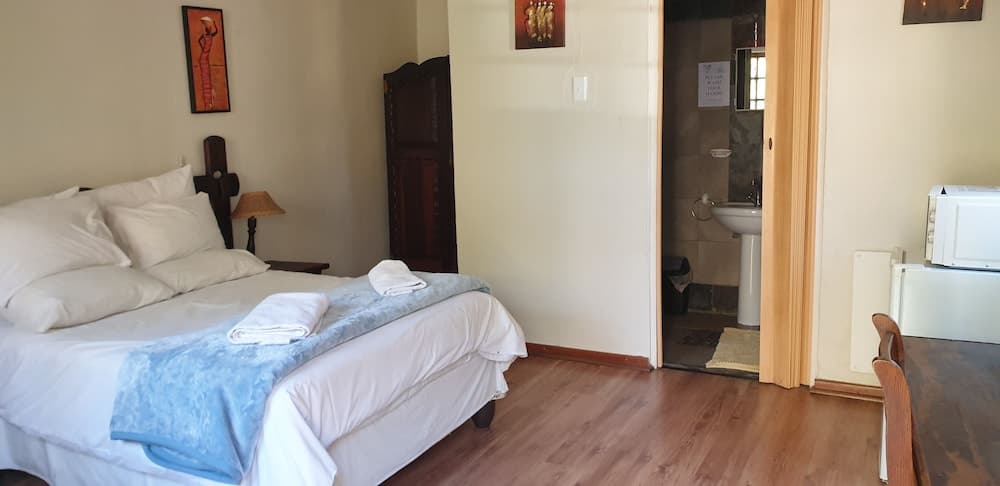 Single Room, 1 Double Bed, Pool Access